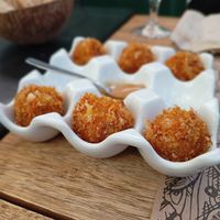 Boliñas de patata y queso veggi at Taskatenda in Salvaterra De Mino