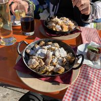 Vegan Kaiserschmarren in the front, in the back a normal one at Bubi's Schihuette in Soelden