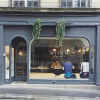 store front at Otium Cold Press in Paris