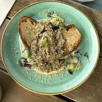 Gebratene Pilze auf Öko-Sauerteig Brot  at Green Leaf Cafe in Erding