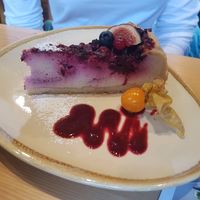 Käse-Kirschkuchen at Green Leaf Cafe in Erding