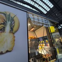 store front #Veganuary at Mr Clou - Hauptbahnhof in Frankfurt