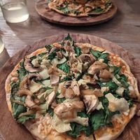 'make your own' pizza, with vegan cheese and lots of veg options at La Matatena Pizzeria in Oaxaca