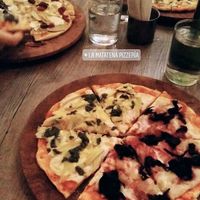 Pizza vegana at La Matatena Pizzeria in Oaxaca