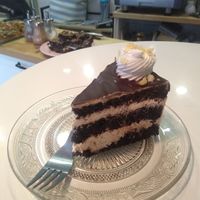 Tarta de chocolate y mantequilla de cacahuete at Alice in Wonder Pie in Santiago De Compostela