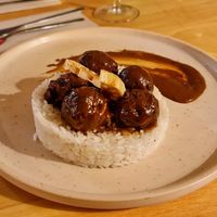 Albondigas Hoisin con arroz e raiz de flor de loto. at Hervor e Fervor in Santiago De Compostela