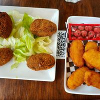 Vegan croquetas and nuggets at No T'ho Perdis in Tossa De Mar