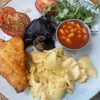 Vegan breakfast — meh it’s food  at LHR - WonderTree - T2 in West London