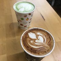 Coffee and matcha latte at Lilo Coffee Roasters in Osaka