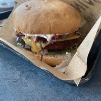 Cheese burger (the red cabbage and sundried tomatoes made it 👌🏼)  at Swing Kitchen - Josefstadt in Vienna