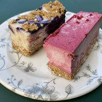 Blueberry vanilla and raspberry cheesecake    at Oslo Raw - Adamstuen Torg in Oslo