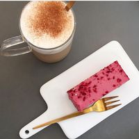 chai tea and raw rasberrycake at Oslo Raw - Adamstuen Torg in Oslo