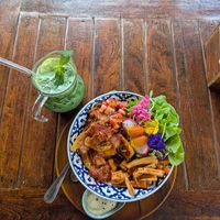 Barbecue jackfruit with sweet potatoes, salad, and a green detox drink. #Veganuary at Pure Vegan Heaven in Koh Phangan