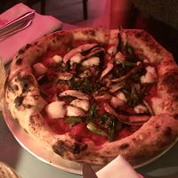 Vegan cheese/mushrooms/broccoli pizza at Bistro Bananas in Stockholm