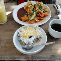 Paradise oatmeal, smoothie, and coffee (sadly can't remember what the thing in the back was called)
All vegan breakfast!!!  at El Manatí in Bacalar