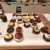 Mostrador de donuts at Chök in Barcelona
