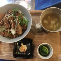 グリーン唐揚げ丼 soy chicken bowl  at SOJO Esperanto-Vegana Kafejo in Tokyo