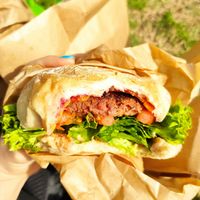 Hamburguesa de heura at Khambú Quart in Valencia