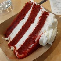 Red velvet cake at Khambú Quart in Valencia