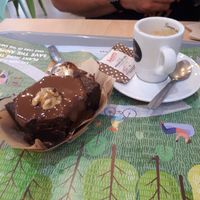 Perfect brownies at Khambú Quart in Valencia