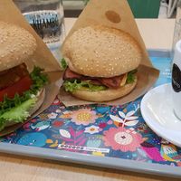 Urubamba e Indiana ambas riquisimas at Khambú Quart in Valencia