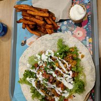 Shawarma wrap + sweet potato fries at Khambú Quart in Valencia
