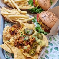 Beyond beef burgers and nachos at Khambú Quart in Valencia