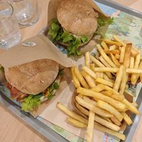 Kombo with fries are cheaper than separated at Khambú Quart in Valencia