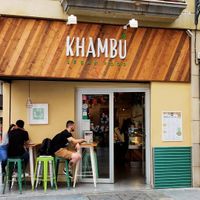 At the end of the lunch rush. Very nice atmosphere inside and outside. at Khambú Quart in Valencia