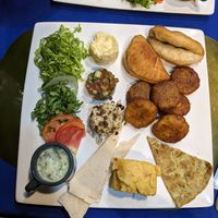 Plato vegetariano (detallado en menú fotografía 3) at Topoly in Havana