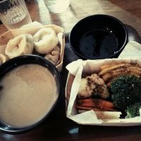 Evening combo dish (vegan and steamed) at Mo Mo - Saint-Gilles in Brussels