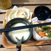 Enjoying lunch on the terrasse at Mo Mo - Saint-Gilles in Brussels