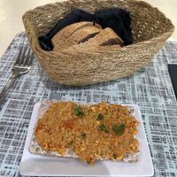 Entrante con pan (2)  at Black Salad in Vitoria Gasteiz