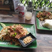 Pad Thai (left) and Thai summer breeze (right) at Aim Aroy in Tilburg