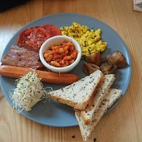 English Breakfast at Lokal Dela Krem in Warsaw