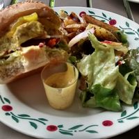 vegan burger at Chez Vegetayelle and Co. in Toulouse