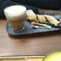 Latte sirop d'érable at VG Pâtisserie in Paris