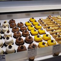 Macarons etc at VG Pâtisserie in Paris