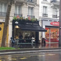 The shop at VG Pâtisserie in Paris
