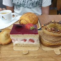 Pain au chocolat, Madeline, Fraisier, Paris-Brest at VG Pâtisserie in Paris