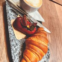 croissant + figs cake at VG Pâtisserie in Paris