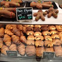 Xmas Gingerbread and different croissants at VG Pâtisserie in Paris