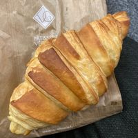Vegan croissant 🥐❤️ at VG Pâtisserie in Paris