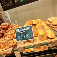 Madeleine at VG Pâtisserie in Paris