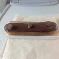 Vegan chocolate eclair at VG Pâtisserie in Paris