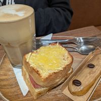 Latte, croque Monsieur, eclair au coffee at VG Pâtisserie in Paris