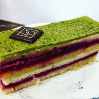 Matcha raspberry cake at VG Pâtisserie in Paris