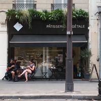 Exterior at VG Pâtisserie in Paris