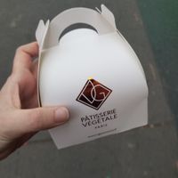 Cute packaging at VG Pâtisserie in Paris
