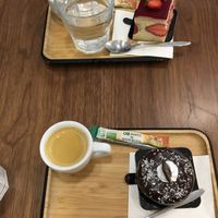 Fraisier et dôme chocolat coco at VG Pâtisserie in Paris